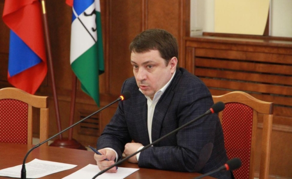 В Новосибирском Заксобрании отказались дать оценку скандалу с участием депутата Андреева В Новосибирском Заксобрании отказались дать оценку скандалу с участием депутата Андреева