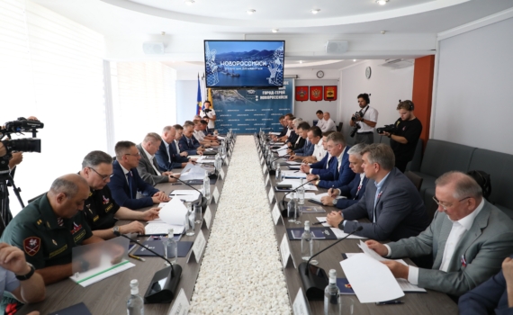 Кондратьев принял участие в обсуждении национальной морской политики на Азово-Черноморском побережье