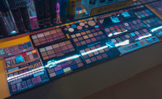 5 теней, которые старят: визажисты обходят стороной — что использовать вместо них